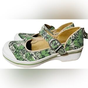 Dansko Green Floral Canvas Vegan Valerie Buckle Mary Jane Sneaker Clogs Size 7.5